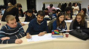 ECON Students Meet for IMF Simulation